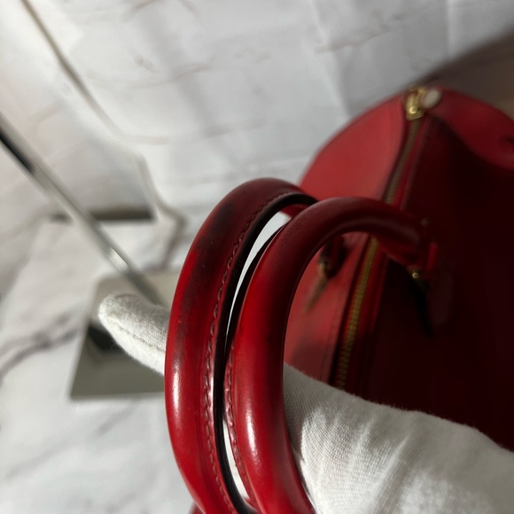 GUC Louis Vuitton Red Epi Speedy 30 Handbag - Picture 9 of 16